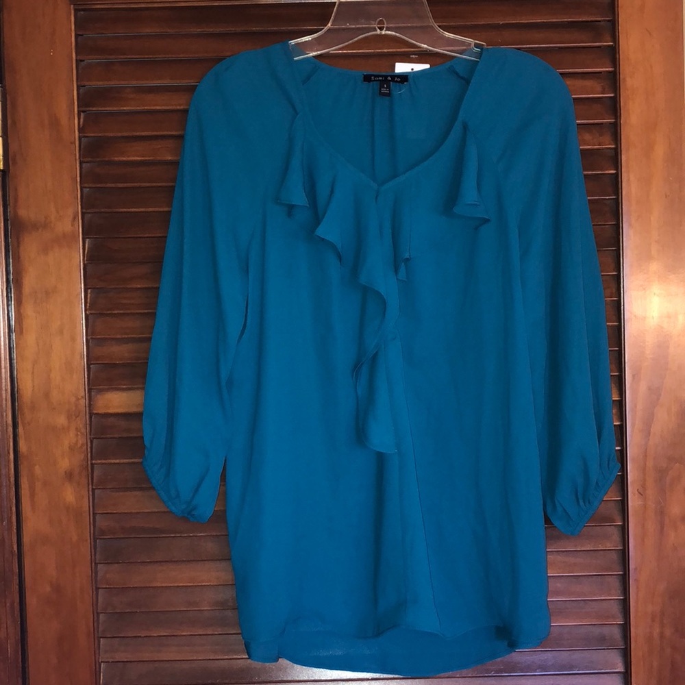 NEW 3/4 Sleeve Ruffle Top